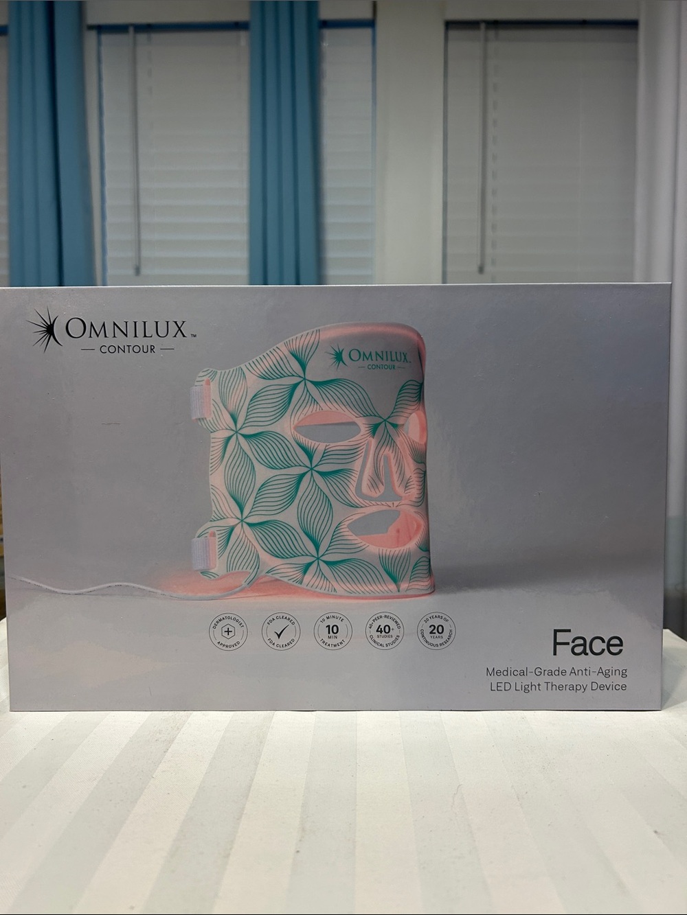 Omnilux Contour Face LED Light Therapy Mask in Pink and Green - Picture 2 of 3